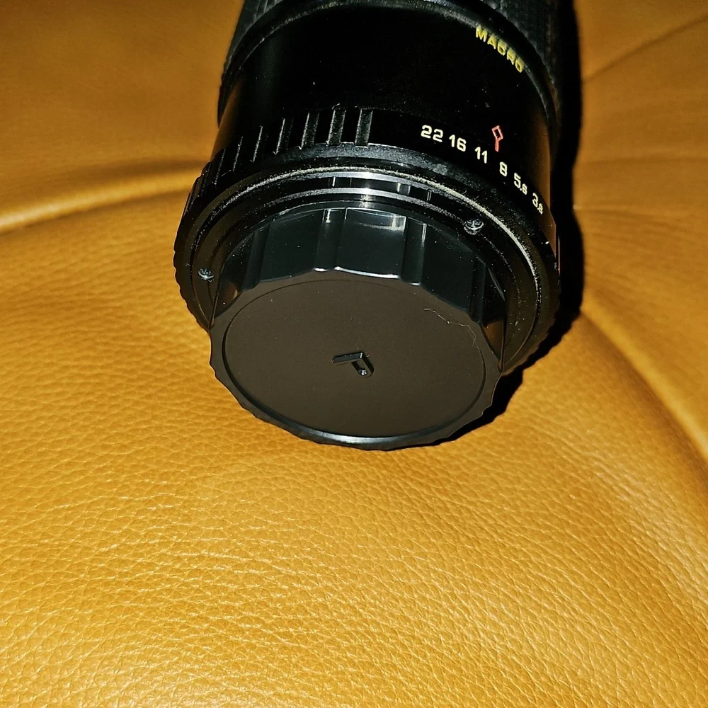 Quantaray Black Auto Zoom 85-210mm Camera Lens with Case Made In Japan